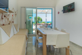 Отель La Maison Blue Salento - Villetta e monolocale fronte e vista mare  Торре Сан-Джованни